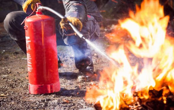 Treinamento em Combate a Incêndios no Trabalho: Como Preparar Sua Equipe para Situações de Emergência